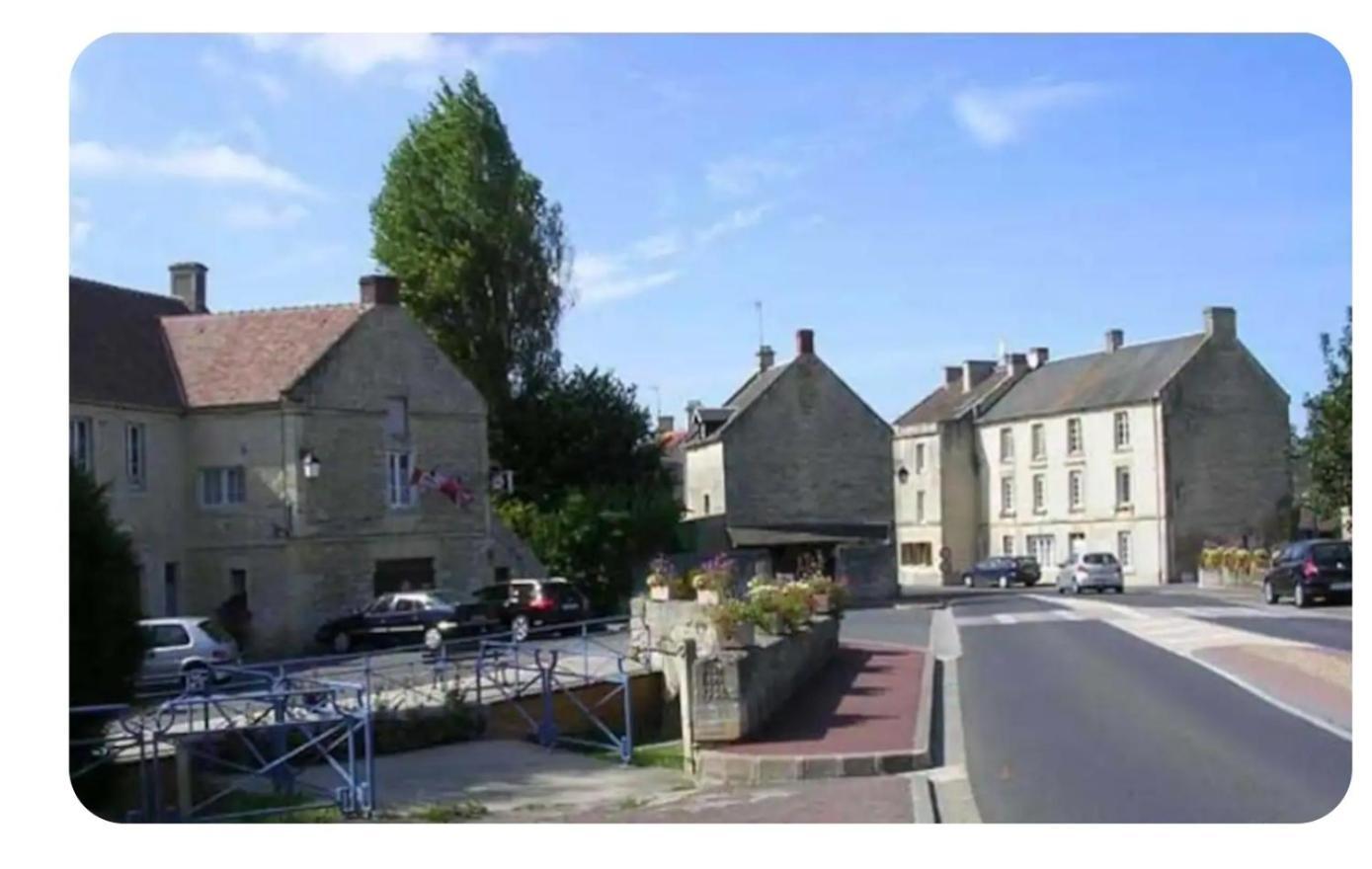 Logement Cosy Parking Prive Situe Au Coeur Du Village Reviers Exterior foto